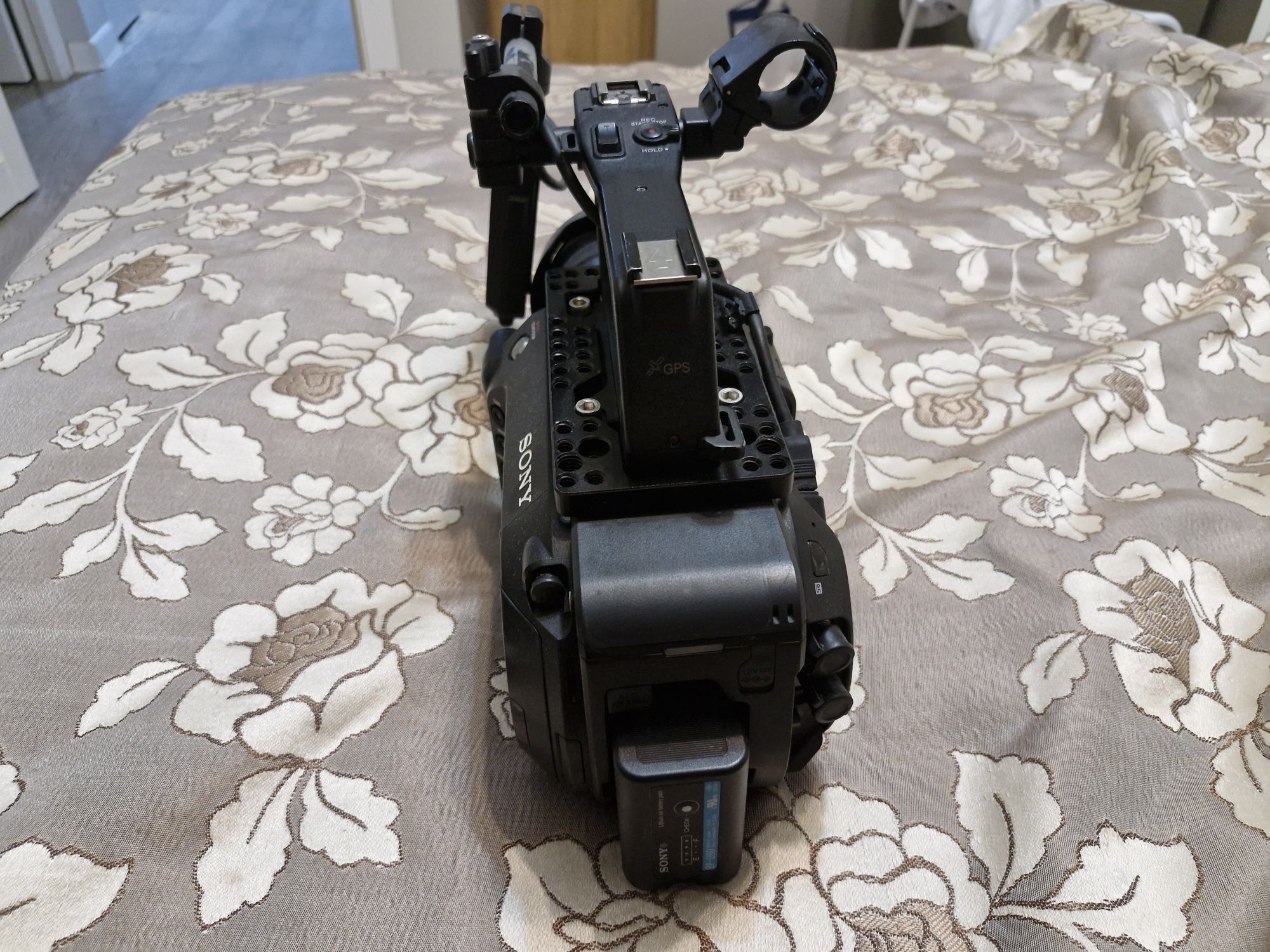 Продам видеокамеру Sony PXW-FS7 с объективами