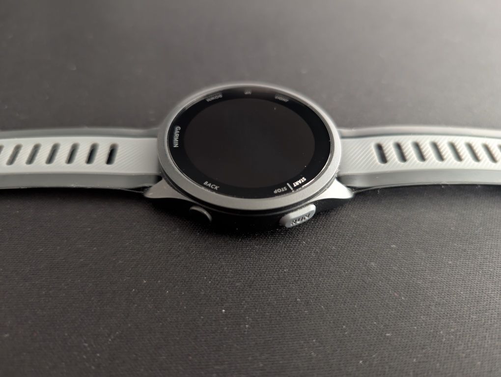 Смарт-часы Garmin Forerunner 165 в отличном состоянии!