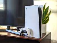 Продам Ps5 с двумя джойстиками.