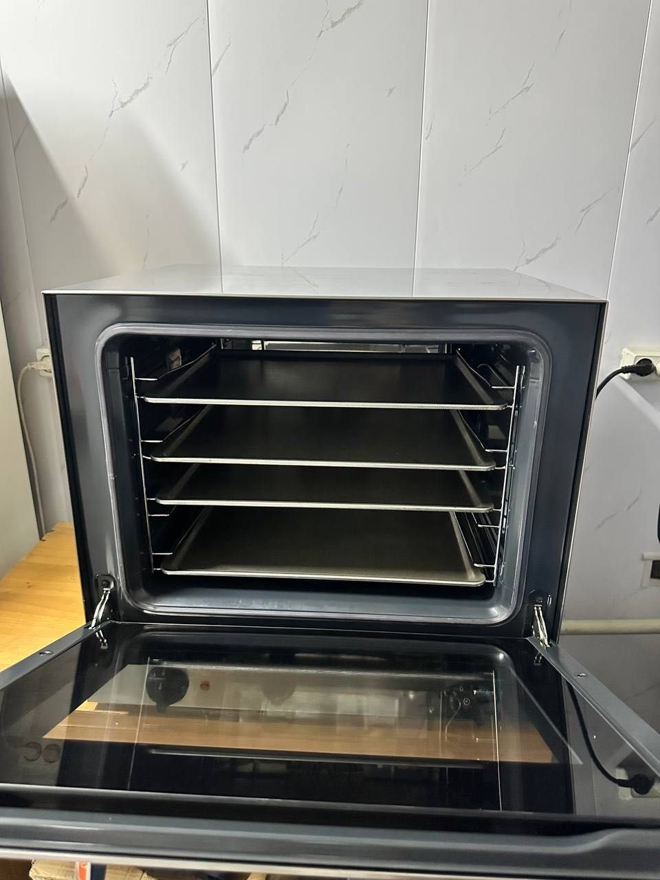 Конвекционная печь Smeg