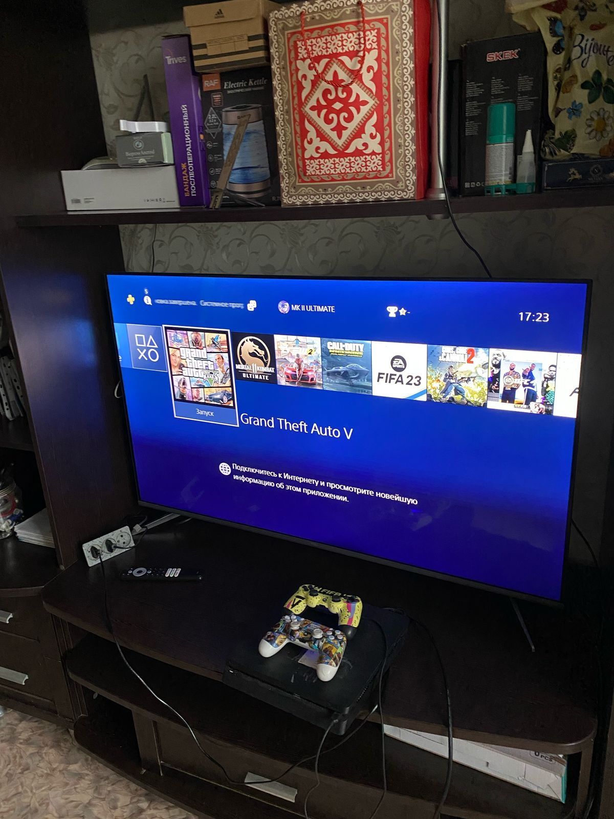 Продам пс 4 с разными играми ps4