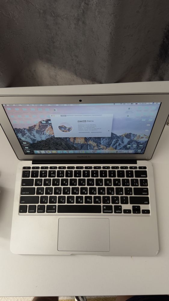 Продам Macbook Air 11 (макбук)  Mid 2012