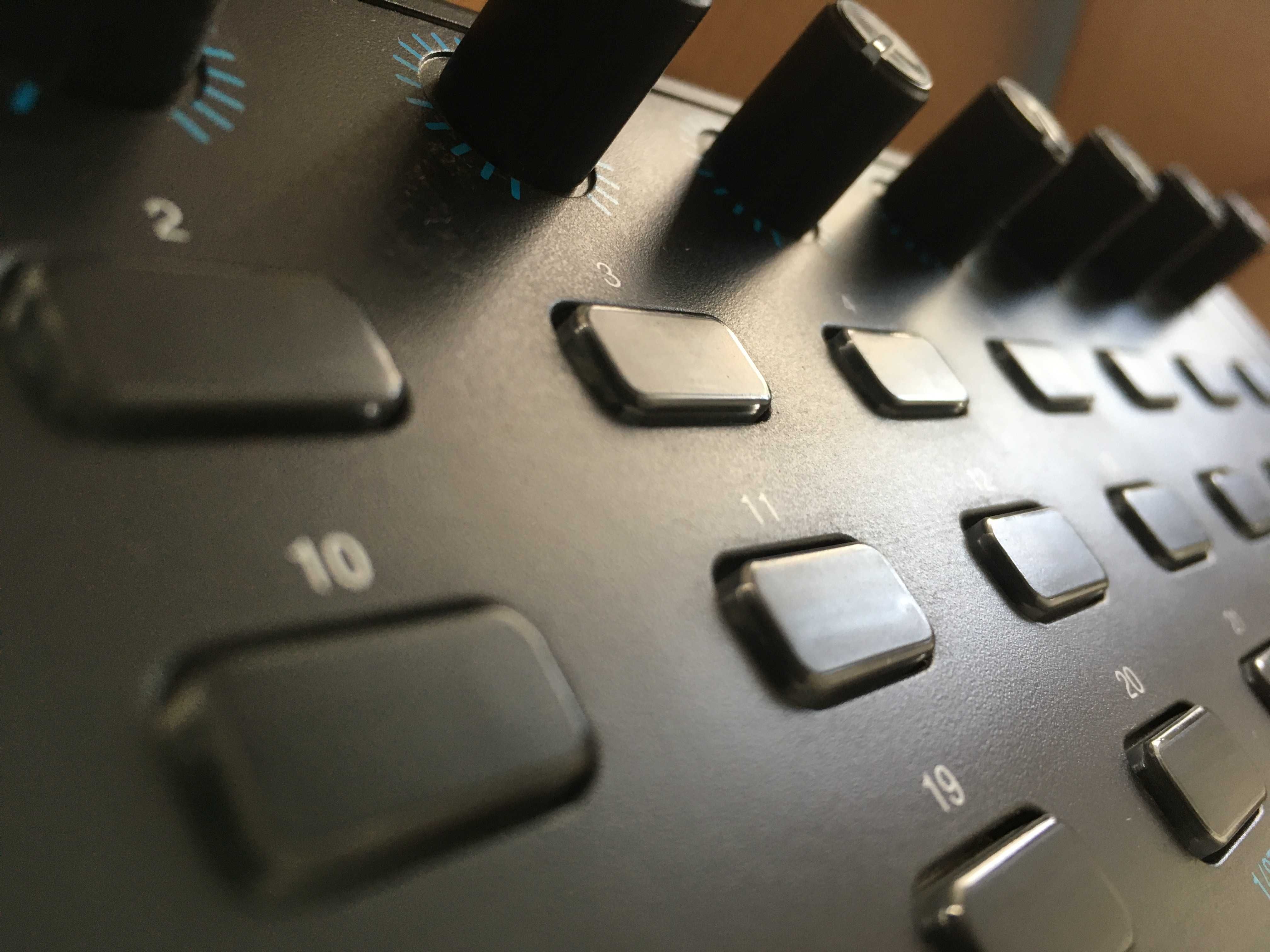 MIDI-клавиатура Alesis vi25
