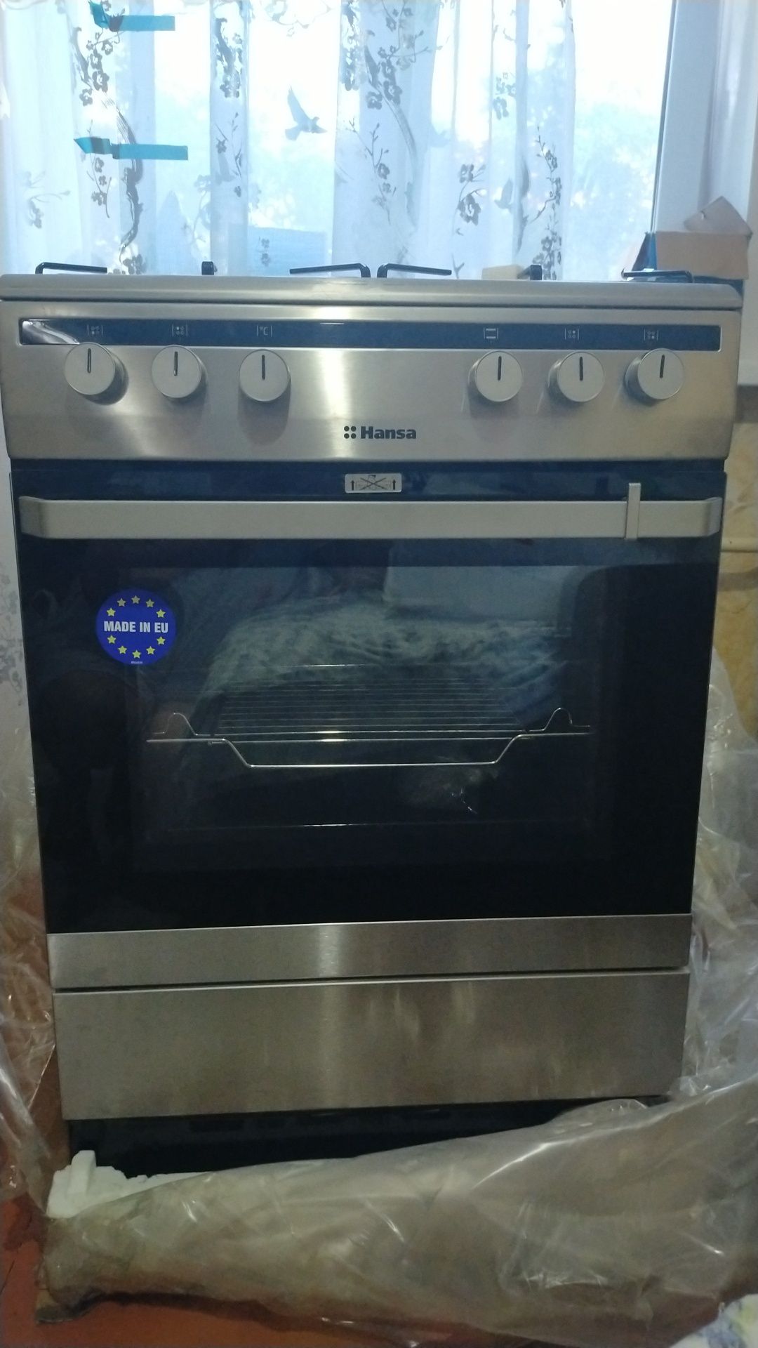 Продам новую газ плиту