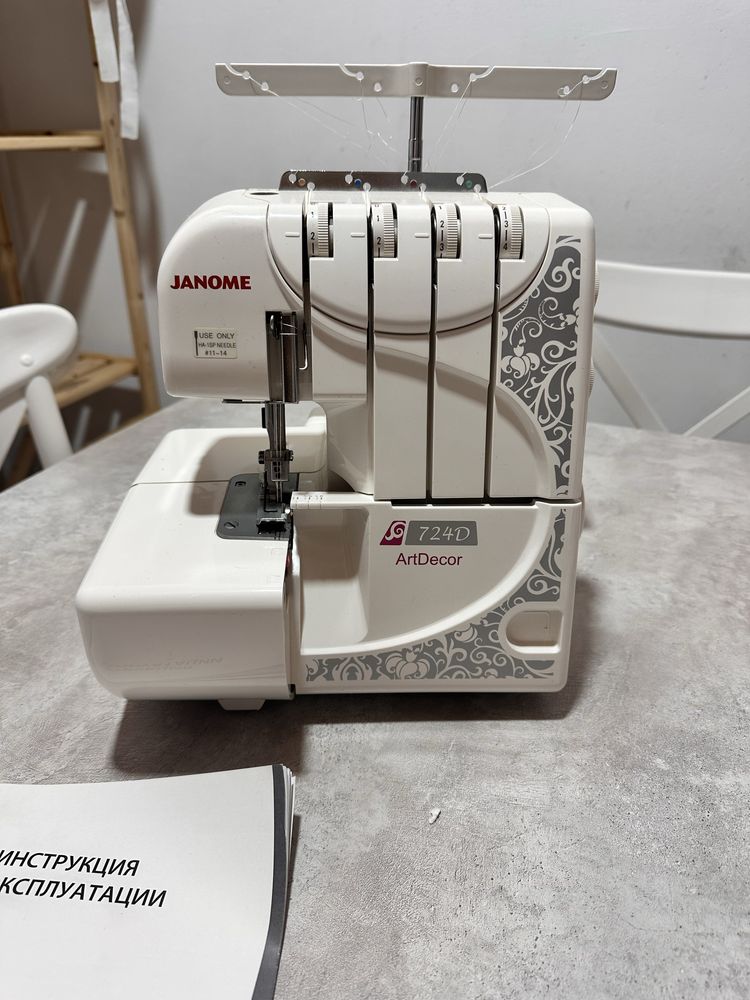 Оверлок Janome 724D
