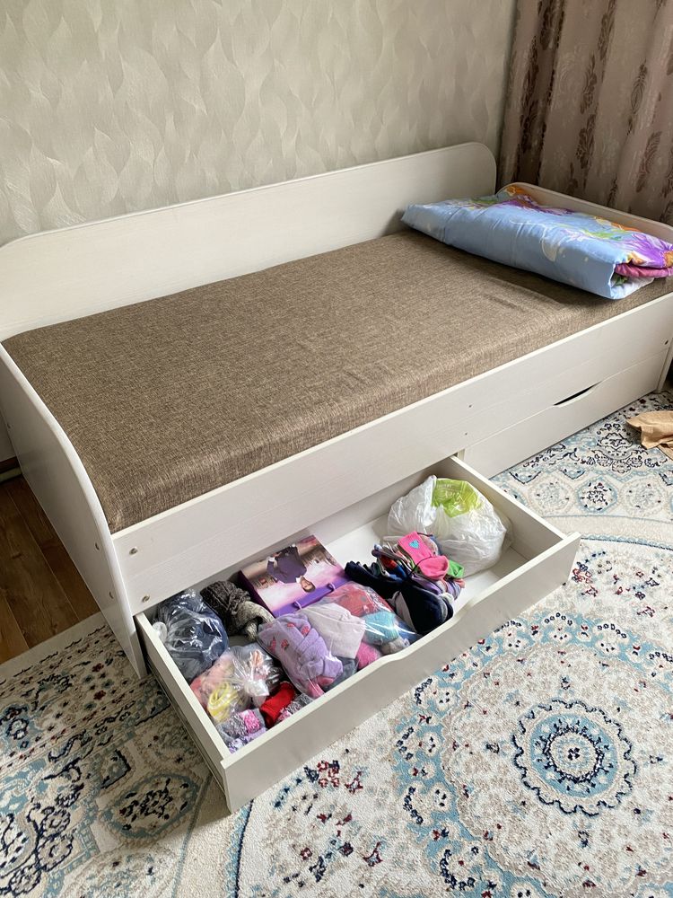 Кровать  односпальная 90*200 ( 2 шт)