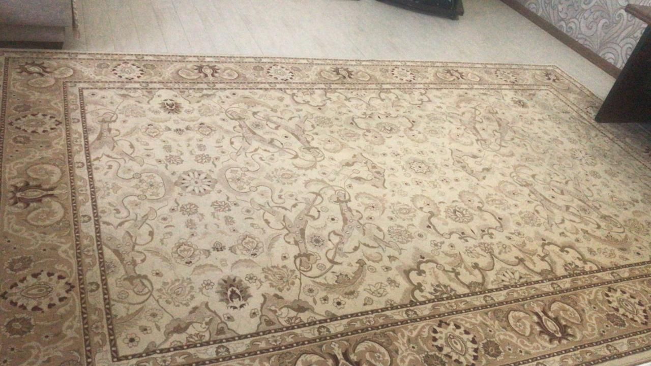 Продам ковер турецкий размером 2.5 на 4 м
