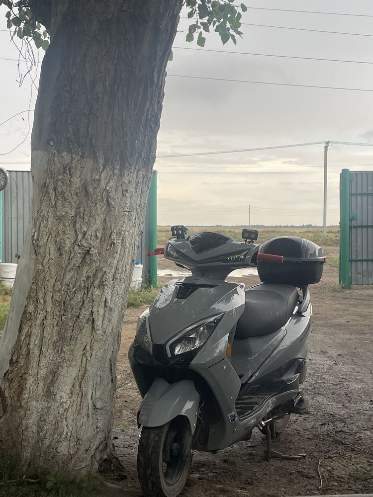Продается Скутер м10
