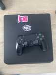 Игровая приставка PS4