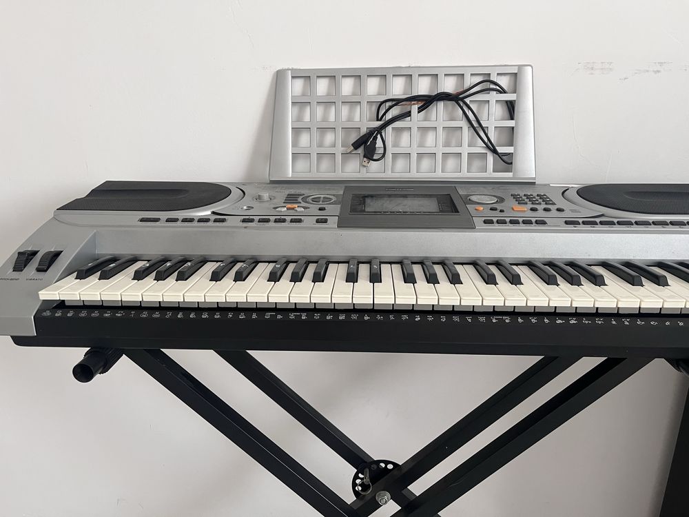 Синтезатор MK - 935