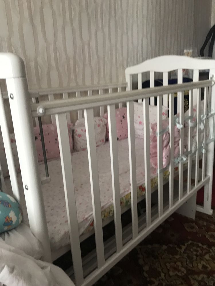 Продам детскую кроватку