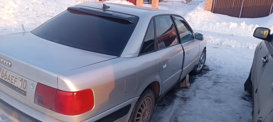 Продам ауди 100 с4