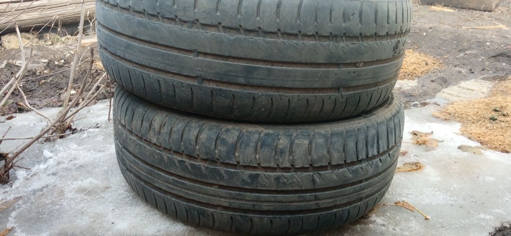 Продам резину  на 15 и  титанки