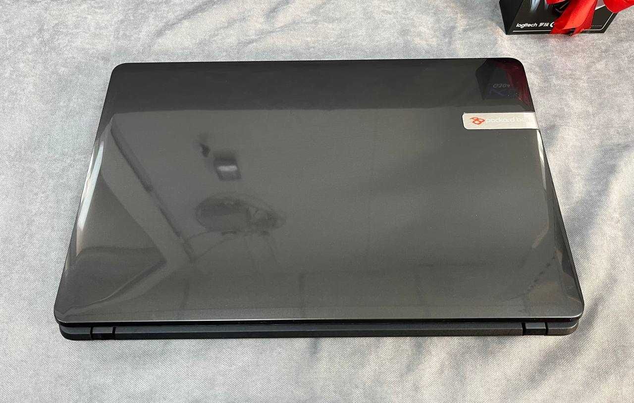В Идеале Packard Bell Core i5/озу 8гб/SSD 128/HDd 750/GeForce 2gb