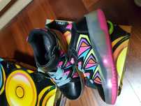 Роликовые кроссовки HEELYS