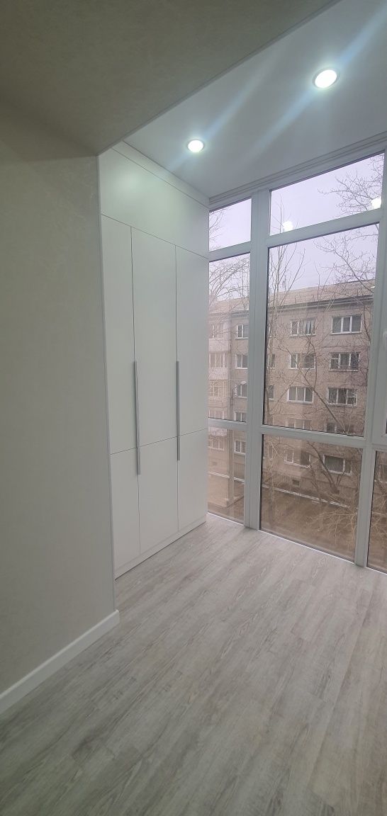 Продам 3 комн.квартиру в районе маг.Азия , Новострой