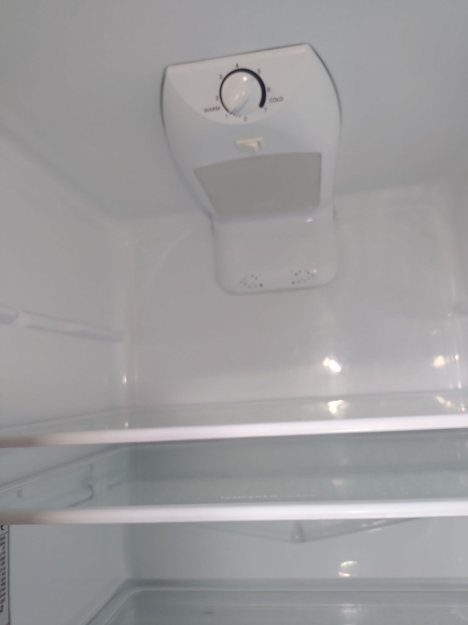 Продам по зап.частям  холодильник LG.