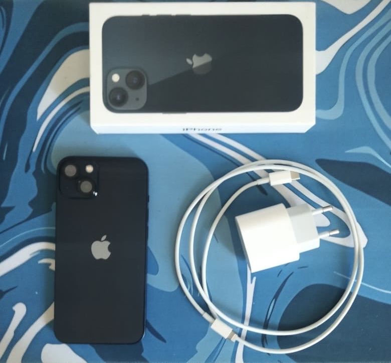 Продаю Iphone 13 128гб полным комплектом(все оригинал)