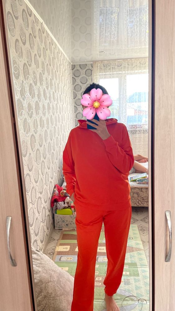 Продам спортивный костюм