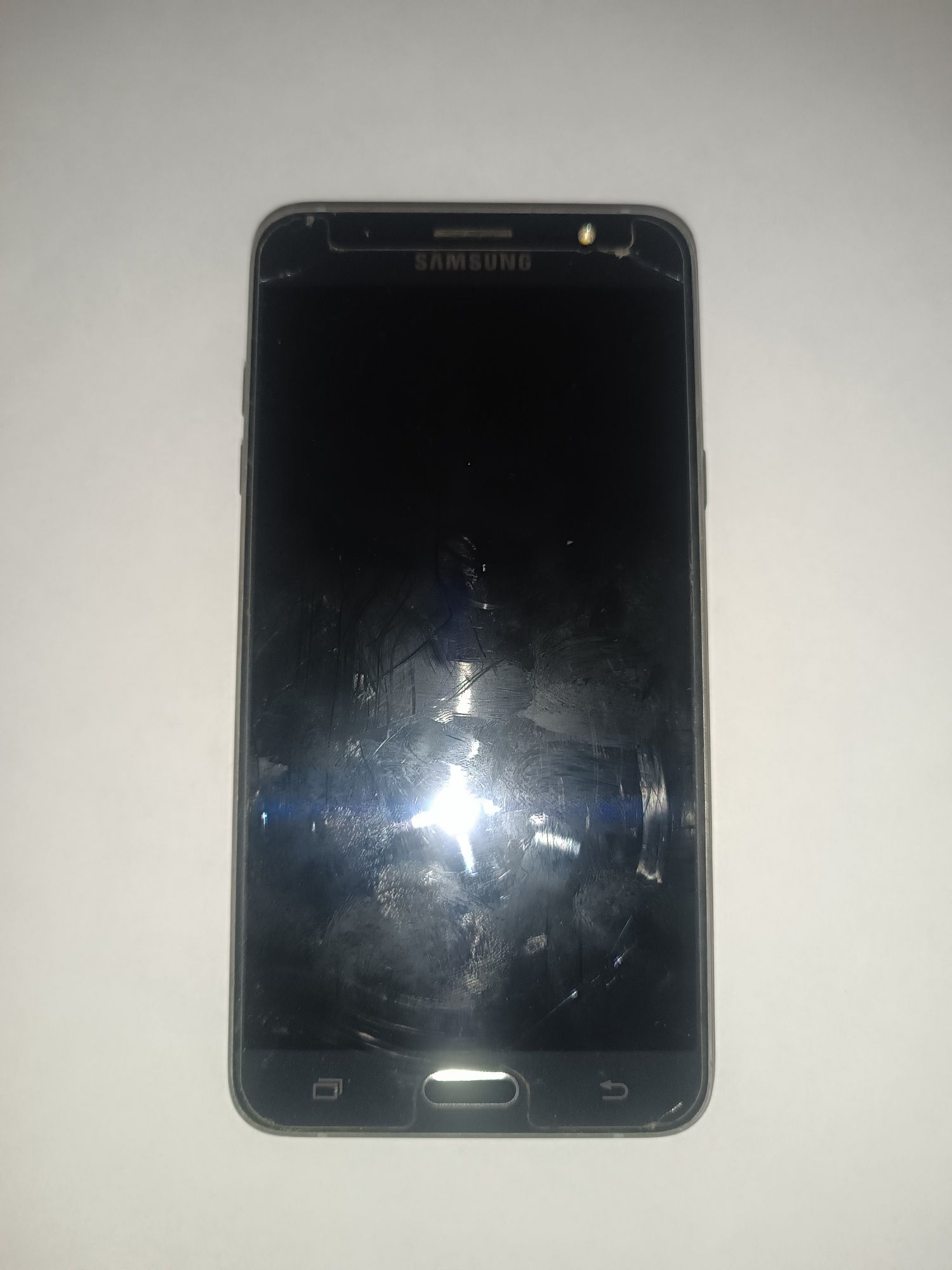 Телефон Samsung GalaxyJ7 duos 2016