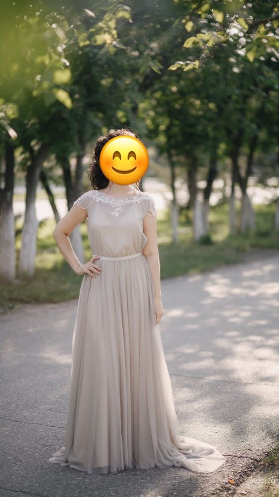 Дизайнерское платье