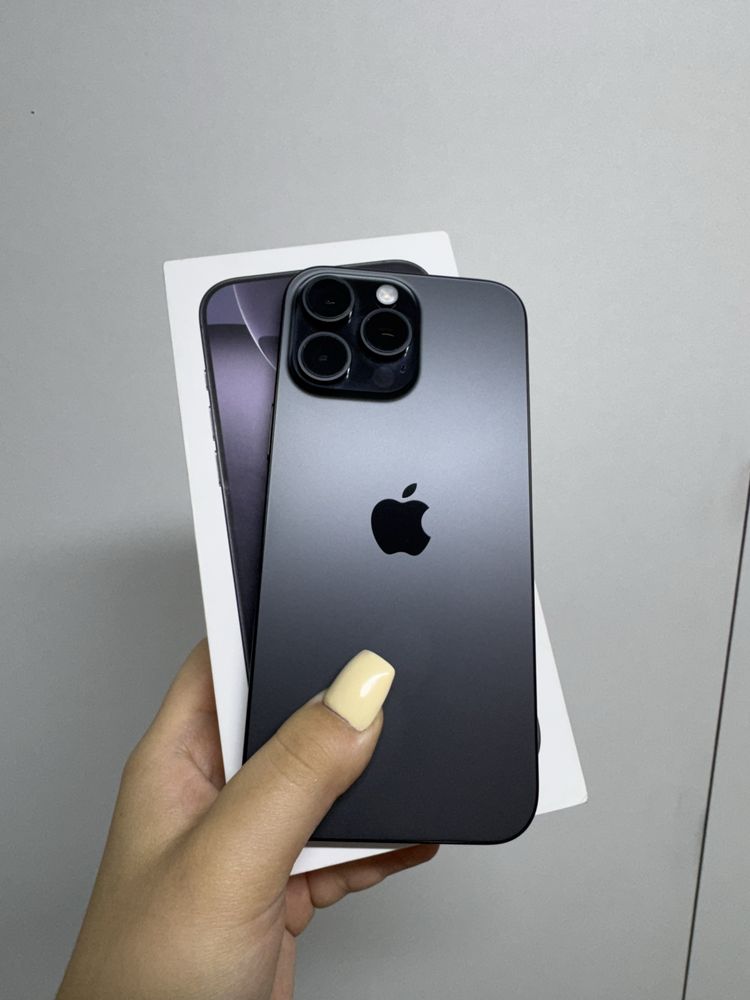 Iphone 16 pro max.