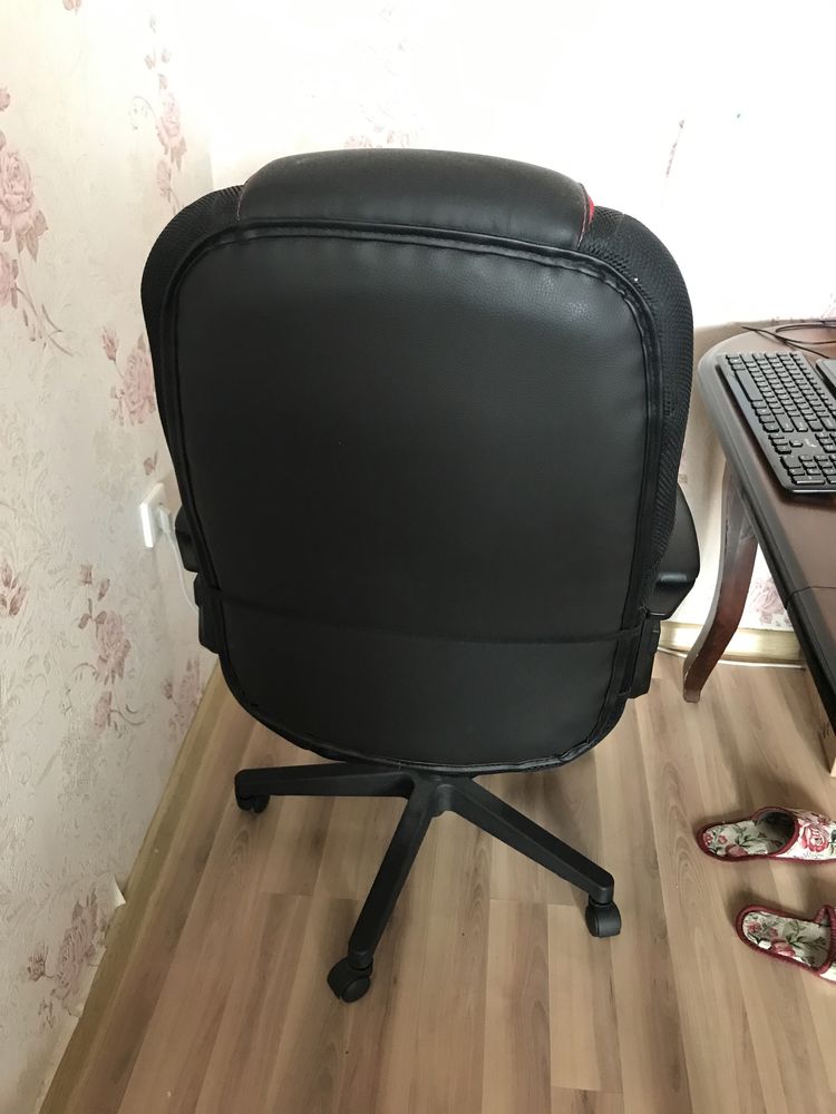 Продам кресло игровое и для роботы дома