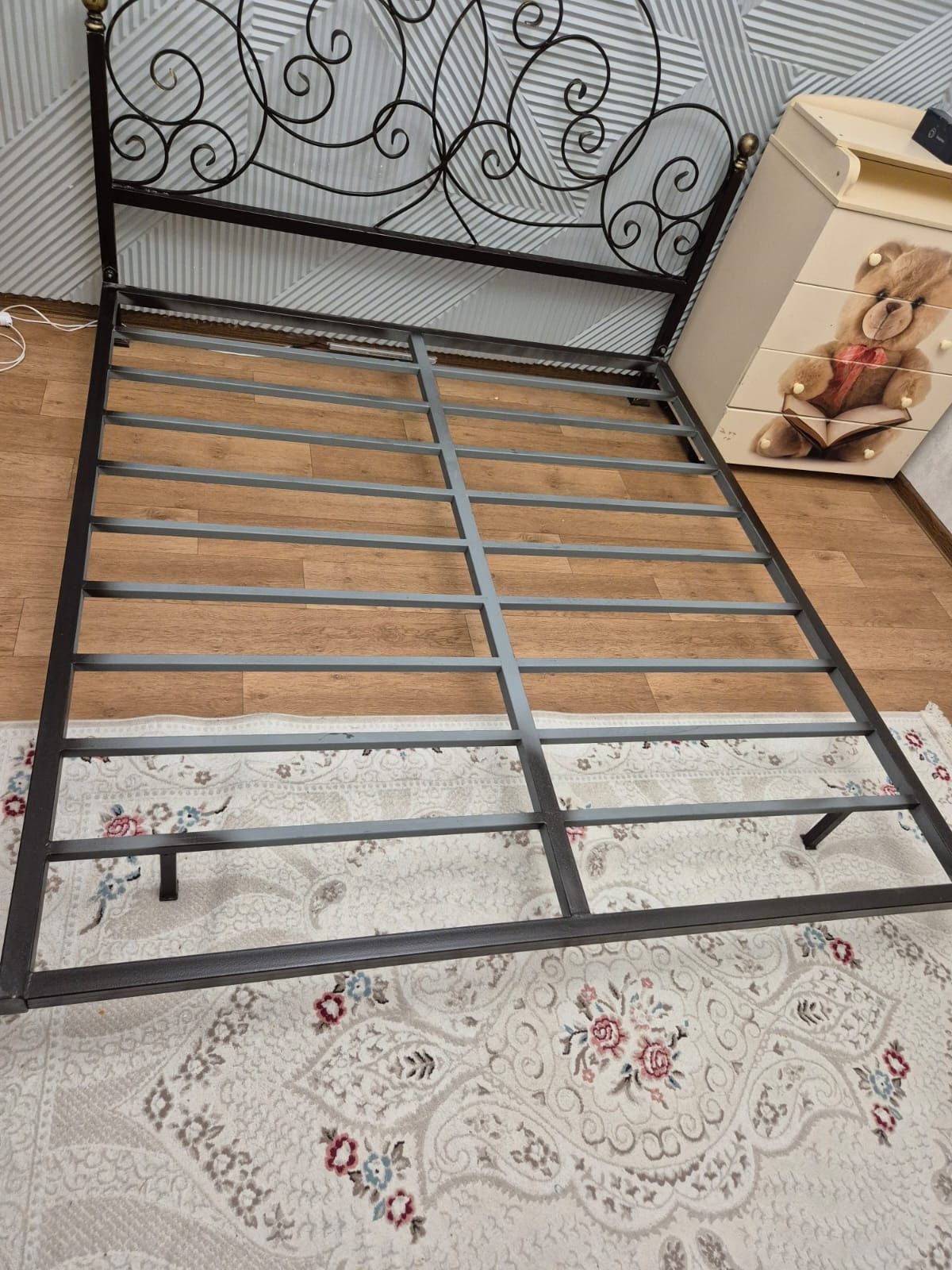 Шкафы,столы,тумбочки