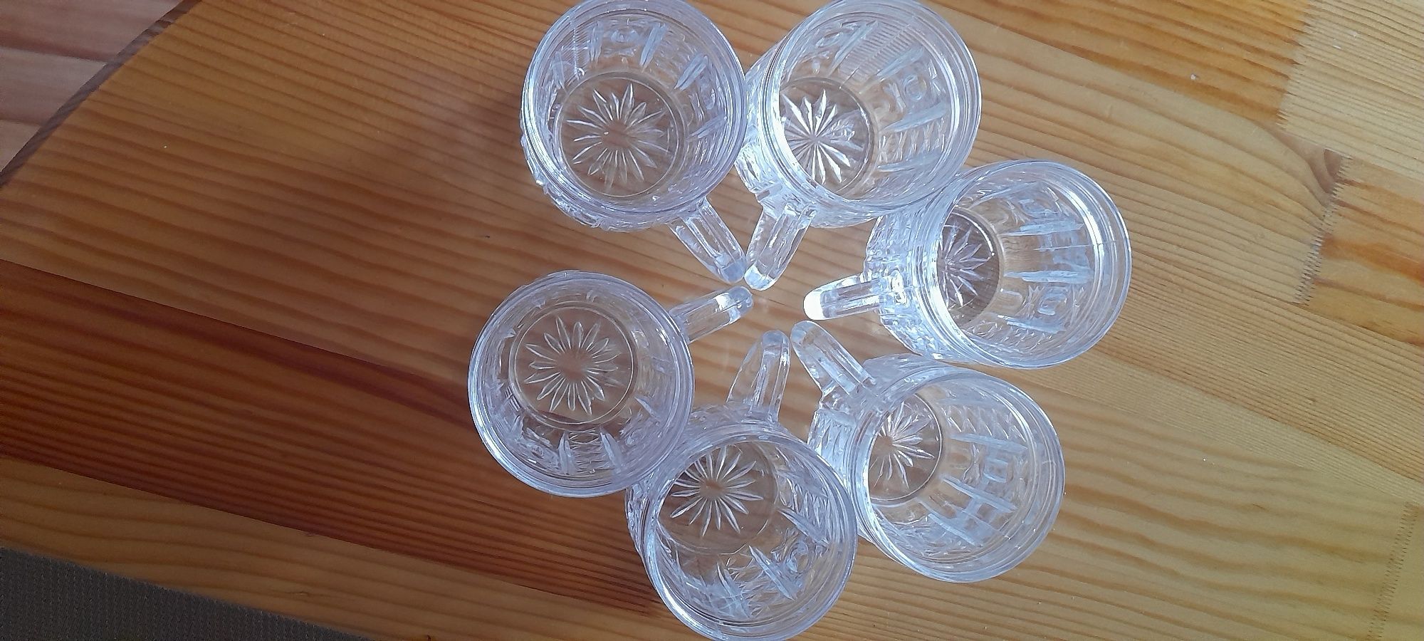 Продам Хрустальные стаканчики 6 штук.
