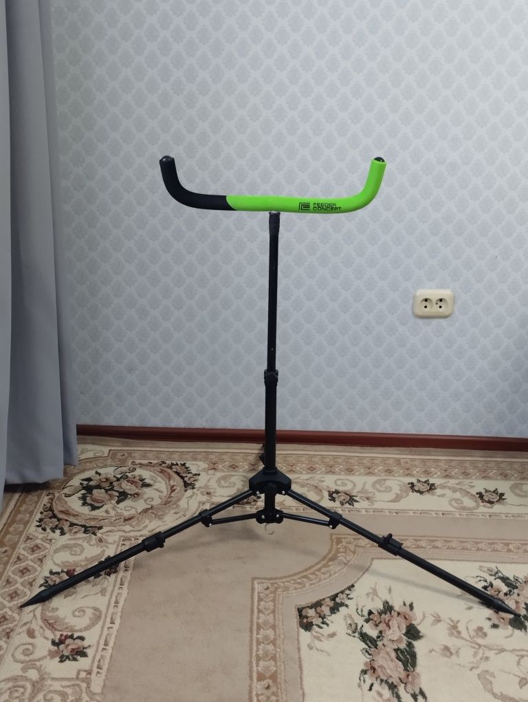 Подставка под удилище трёхножка.