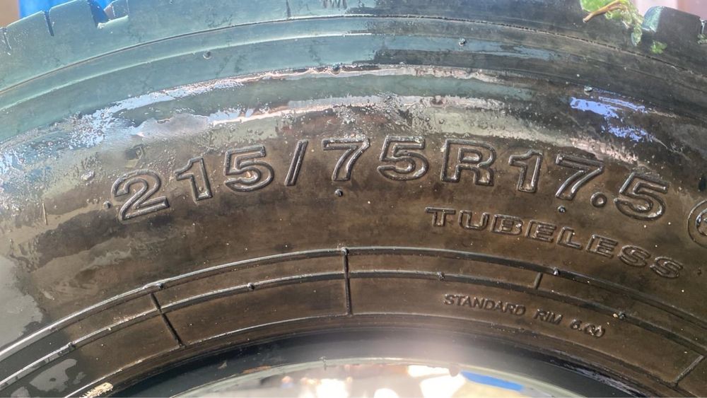 Продам шины на грузовое авто