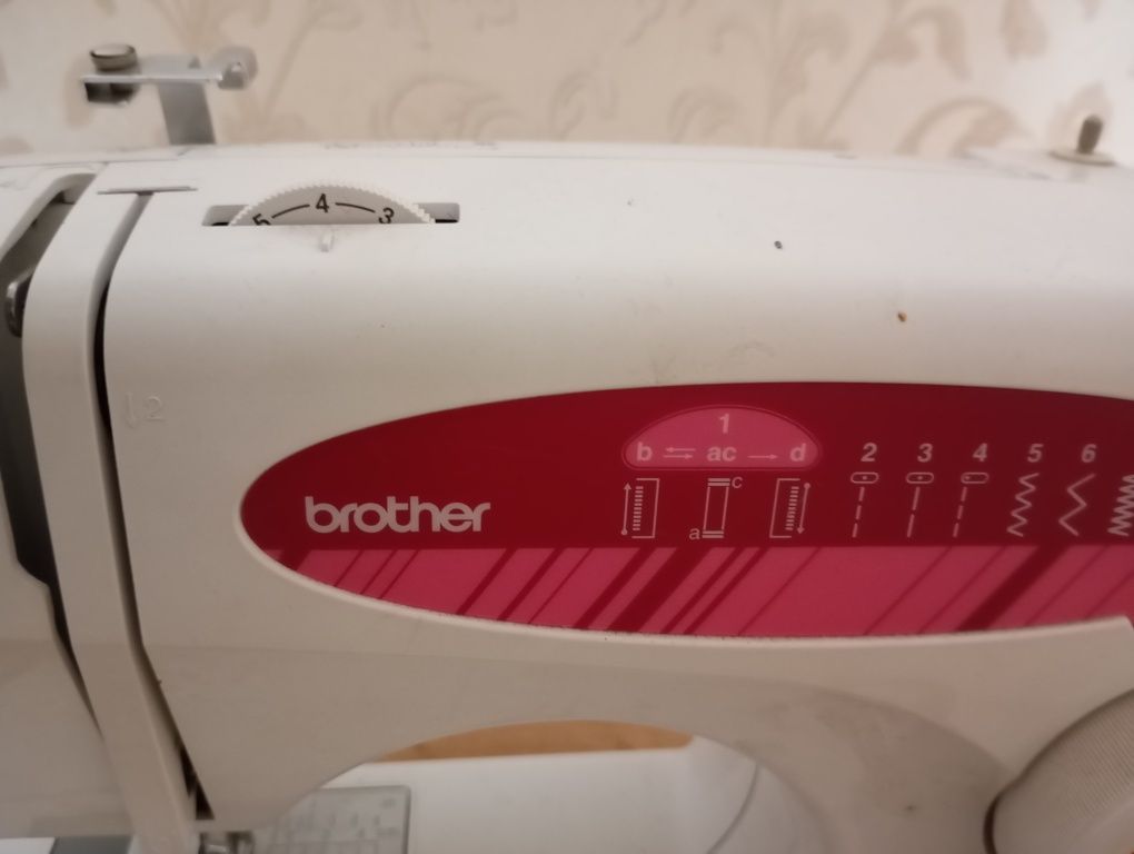 Электромеханическая швейная машина BROTHER