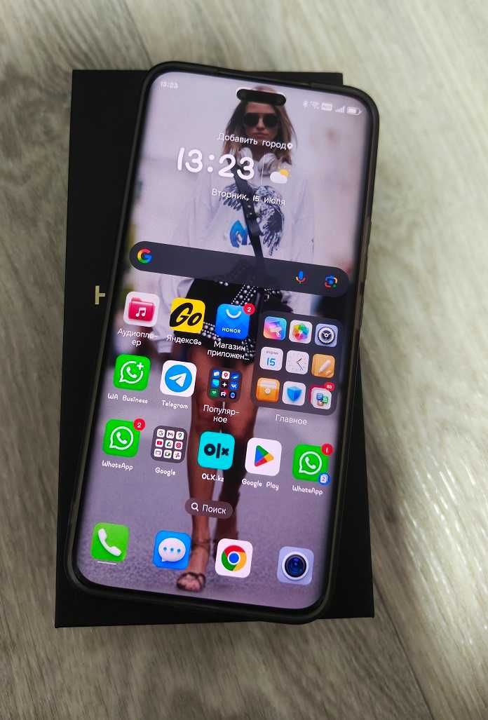 продам Honor Magic 6 Pro 12/512Gb 5G (трещины на заднем стекле)