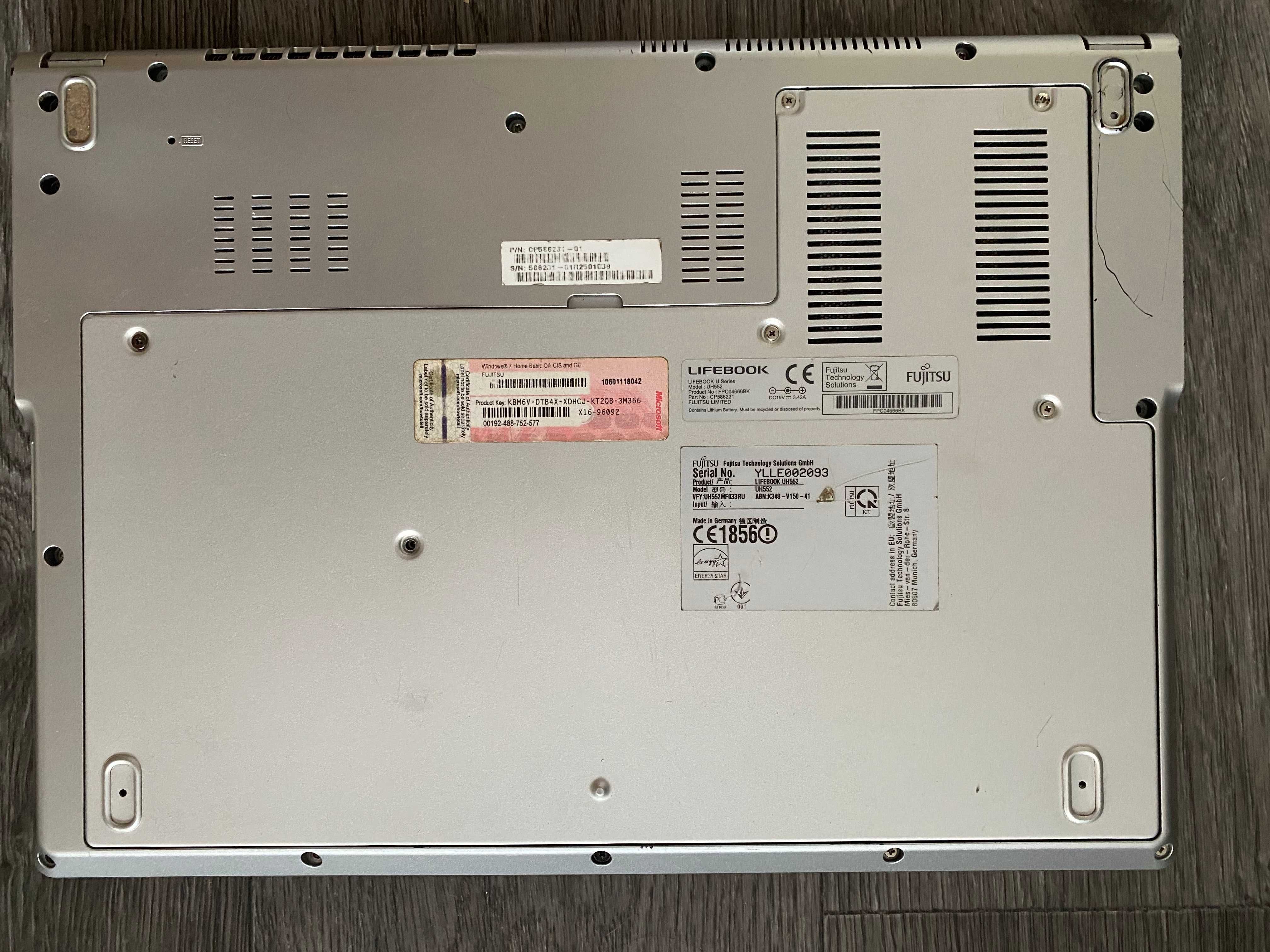 Ноутбук Fujitsu LIFEBOOK UH552