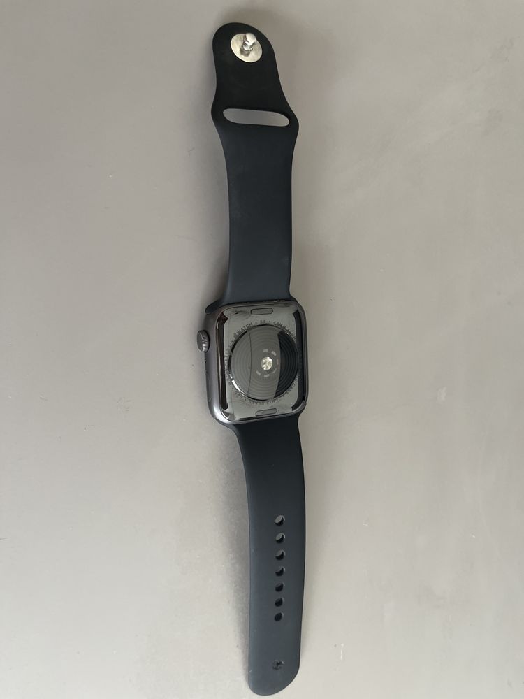 Apple watch SE 44mm, цвет space gray