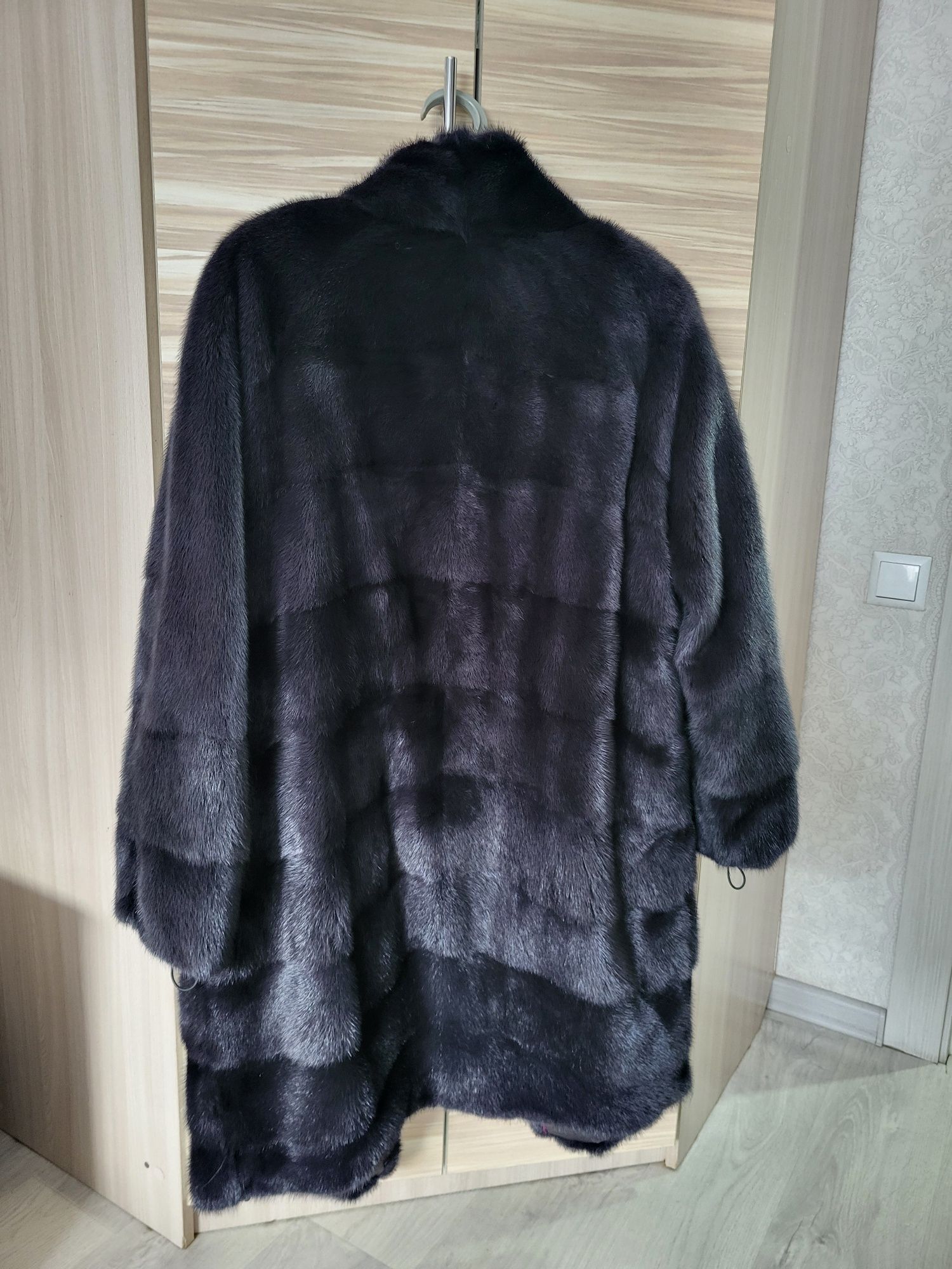Продам шубу норковую