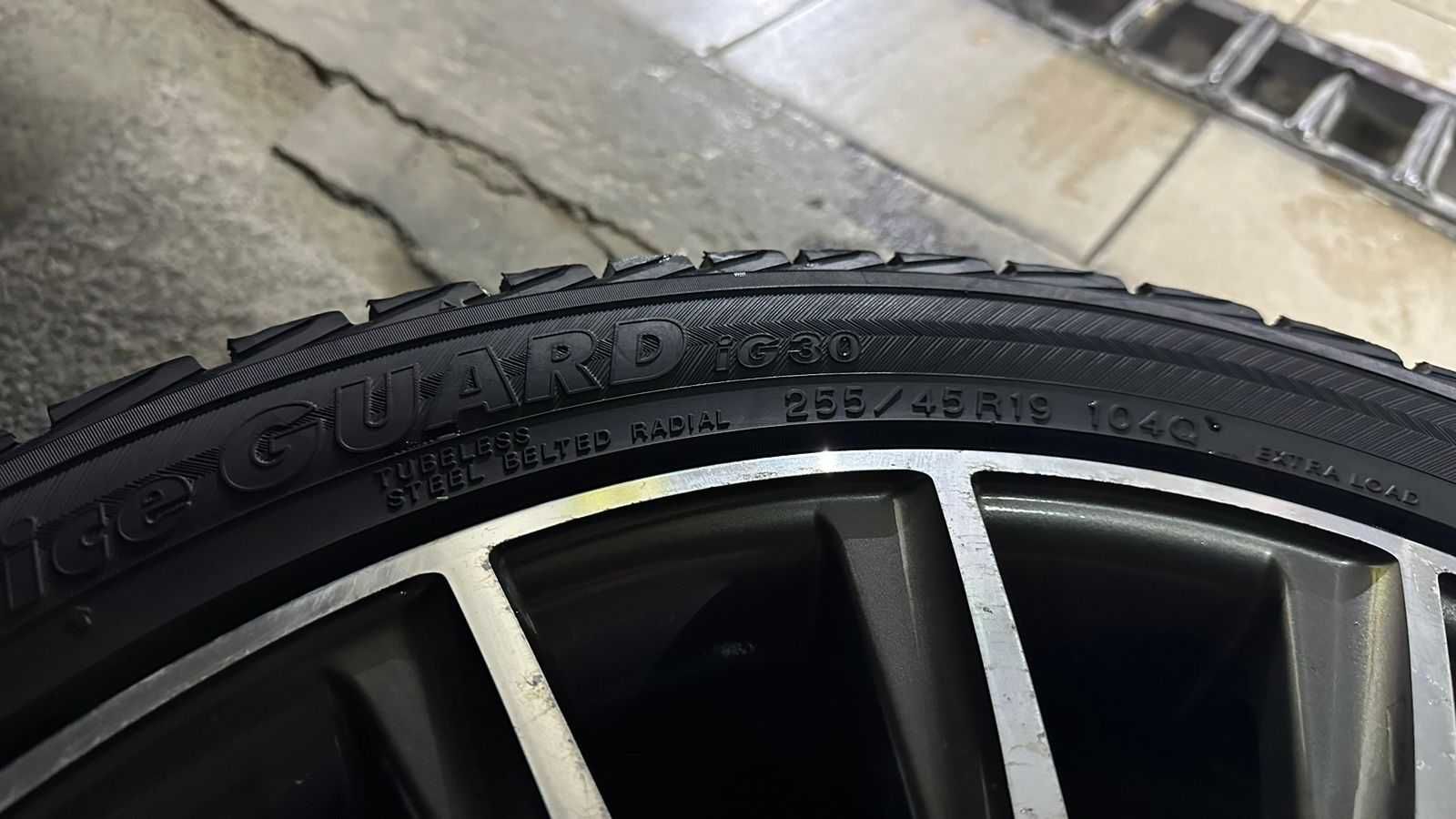 Диски AMG R19 (от W222), оригинал,  с шинами Yokohama IceGuard