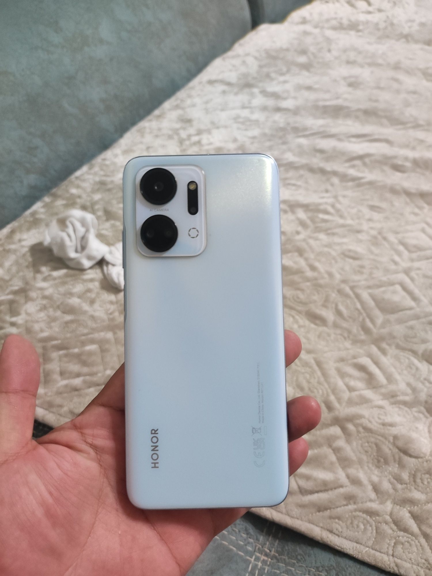 HONOR продаю телефон