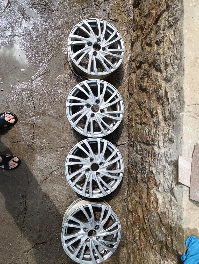 Продам диски R15 4x100 комплект Срочно.