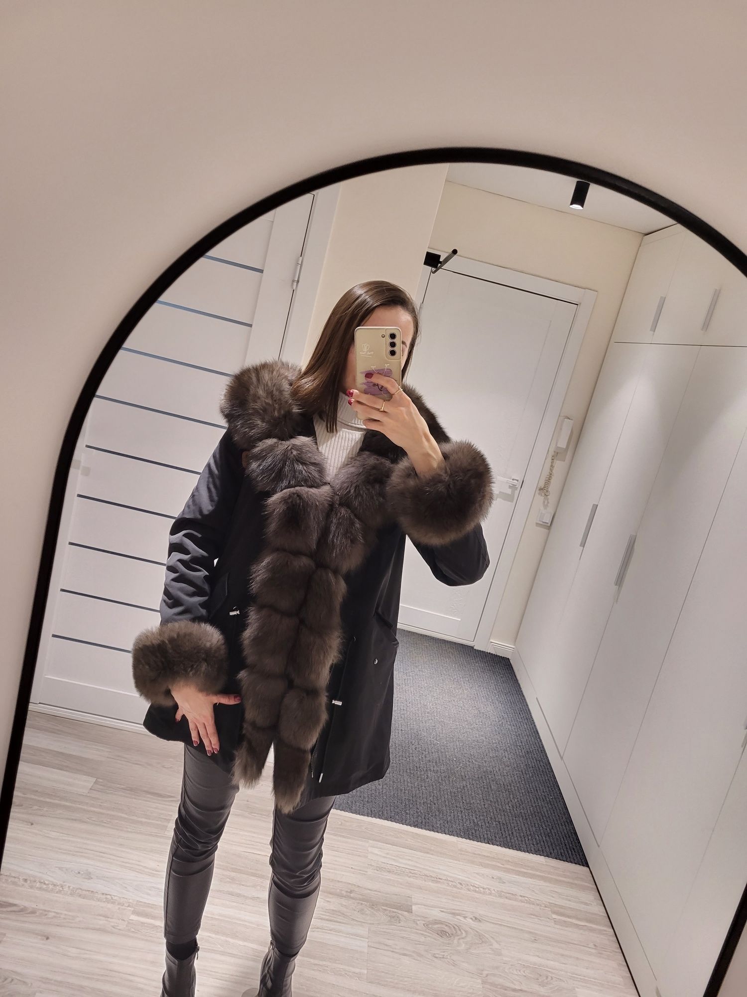 Продам парку, натуралка