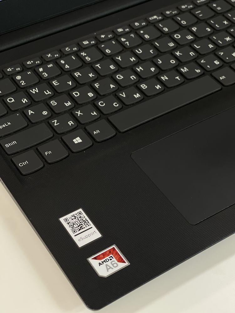 Продается ноутбук Lenovo V15