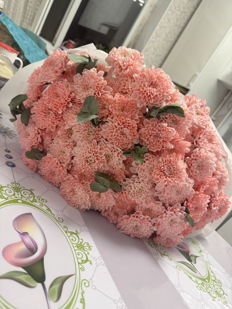 Свежиее цветы продам 10 к
