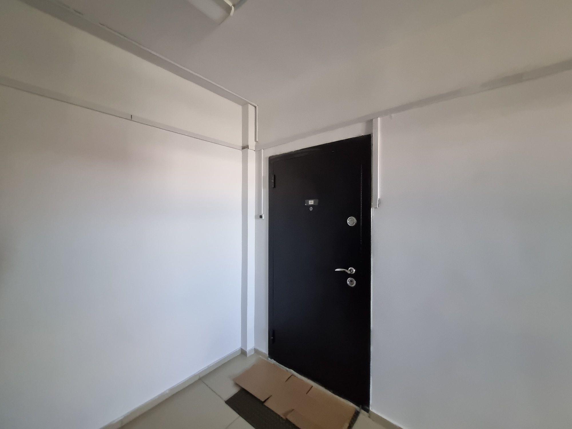 Продаётся 3-х. Комнатная квартира в 10-мик. в 25-м. Доме.