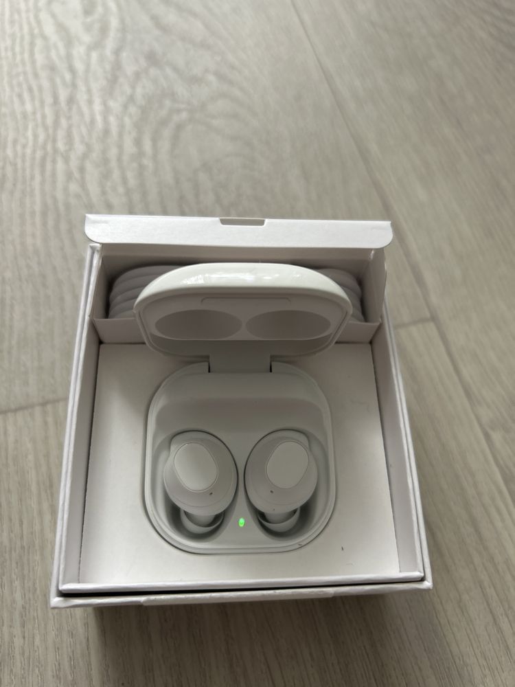 Samsung Galaxy Buds FE наушники