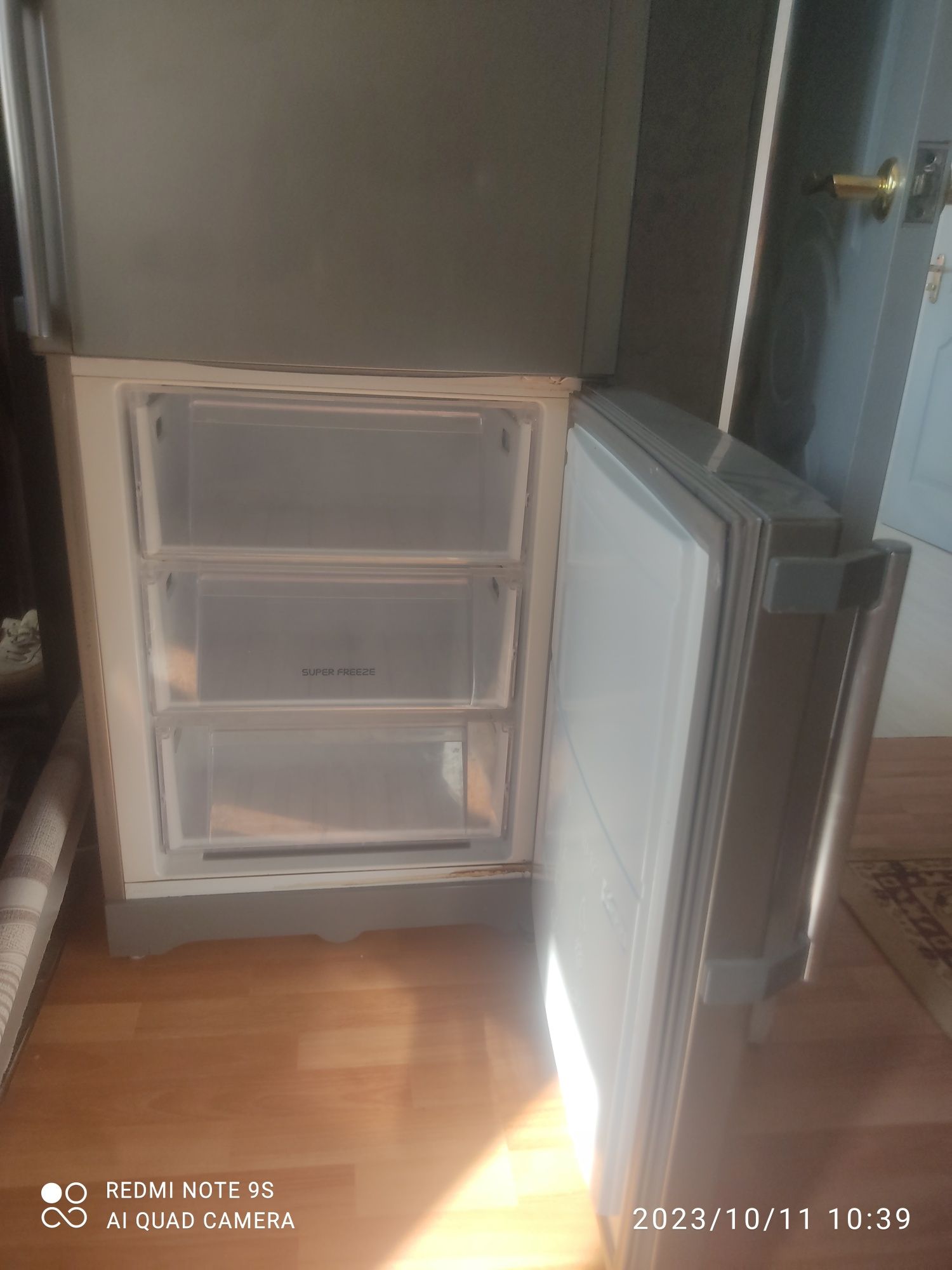 Продется холодильник Hotpoint. Б/у.