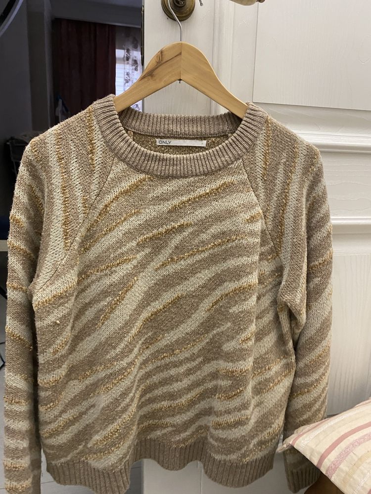 Свитера Zara