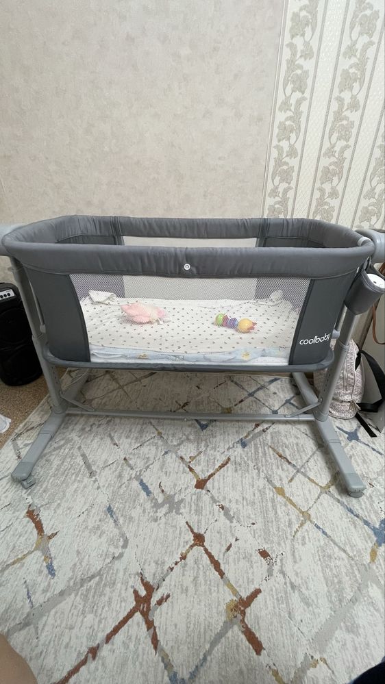 Продам манеж для новорожденных