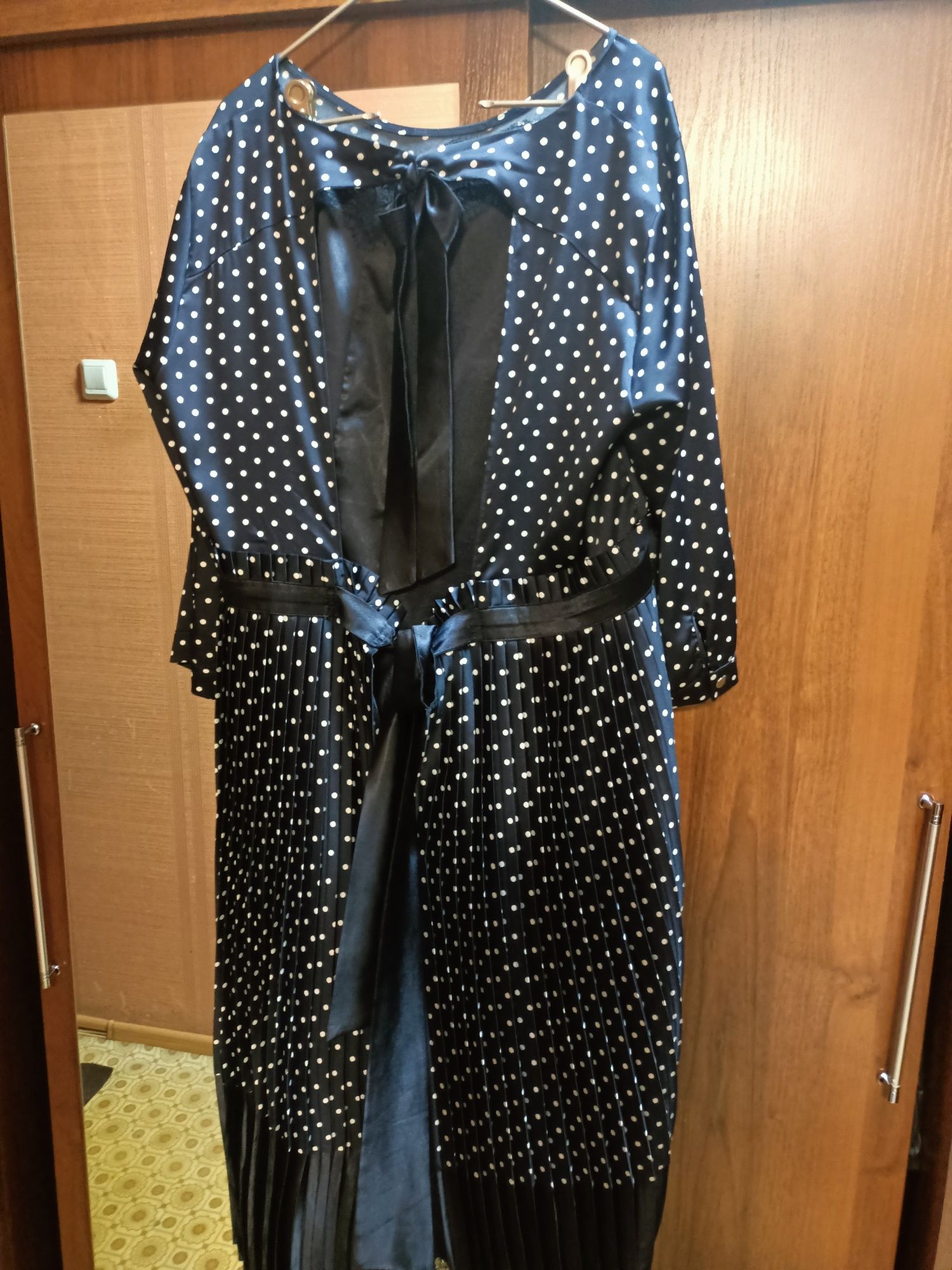 Продам женские одежды