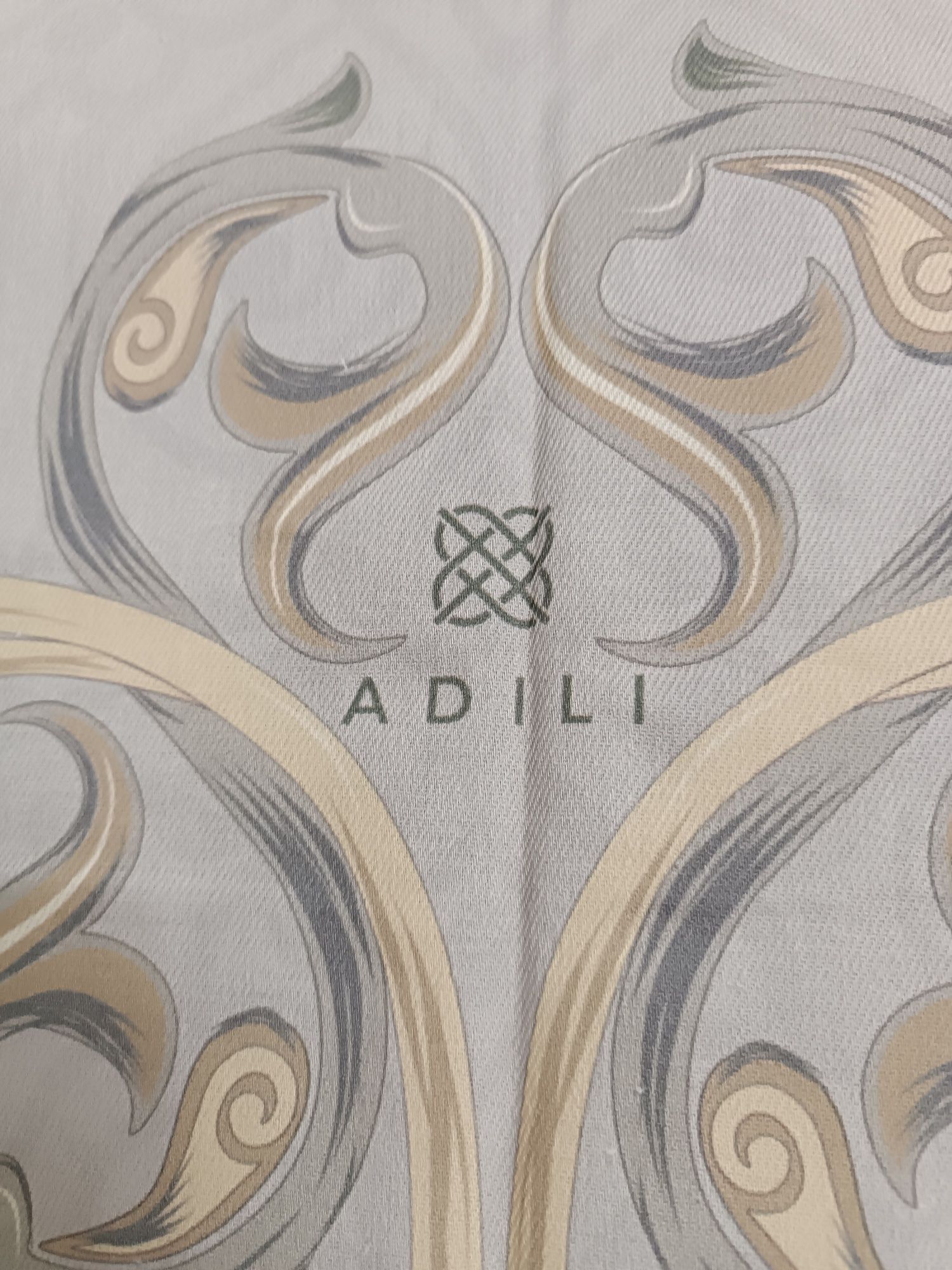 Скатерть и фартук Adili