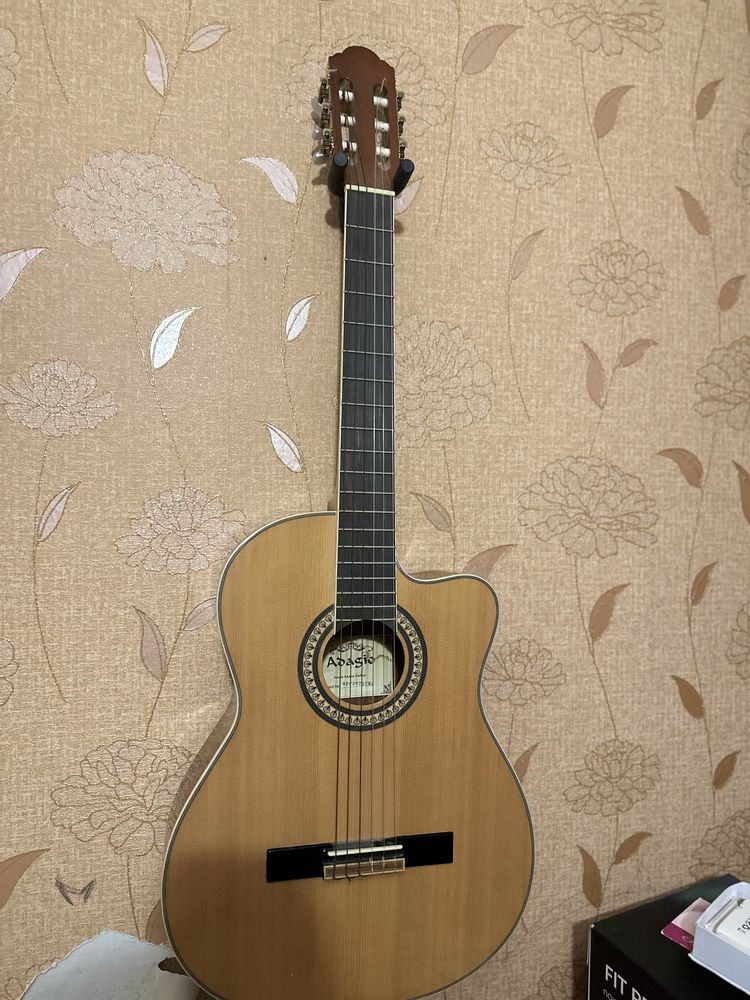 Продам Класическую гитару